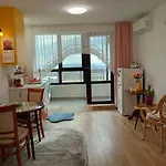 Daire Vinitsa Coastal With Balcony